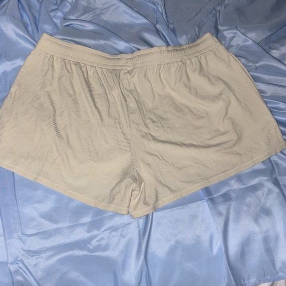 Skims soft lounge loose shorts size large - Picture 4 of 5